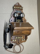 Telefono antico da parete L M