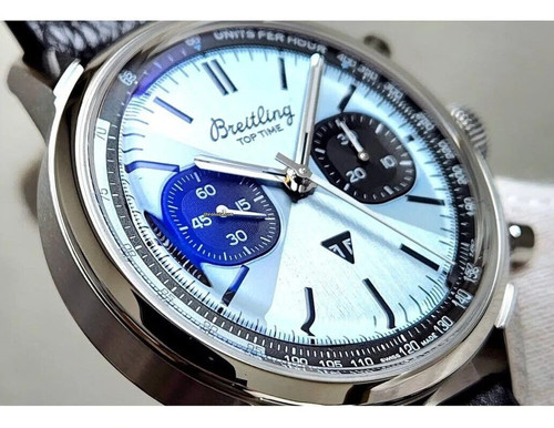 Breitling top time - b01, triumph