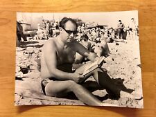 Uomo anni 70 in costume da