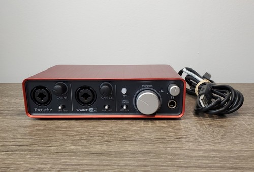 Focusrite scarlett 2i2 1st - 2i2,