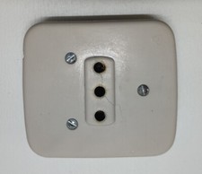 Presa 15 A Marca AVE placca