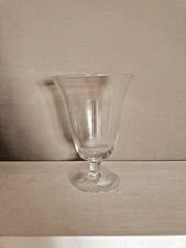 Vaso di vetro trasparente a