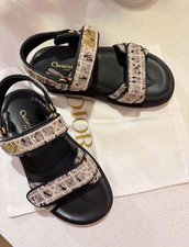 Dior, sandalo Dioract beige e