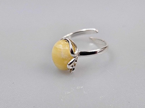 Piccolo anello ambra - , bianca