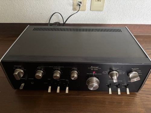 Amplificatore stereo integrato