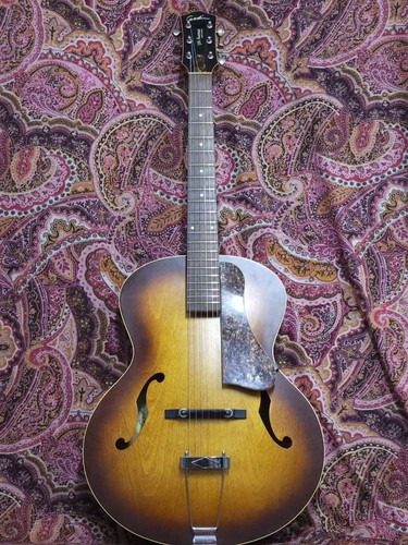 Godin 5th avenue cognac - cognac, burst