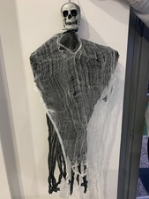 Scheletro con Teschio Addobbo