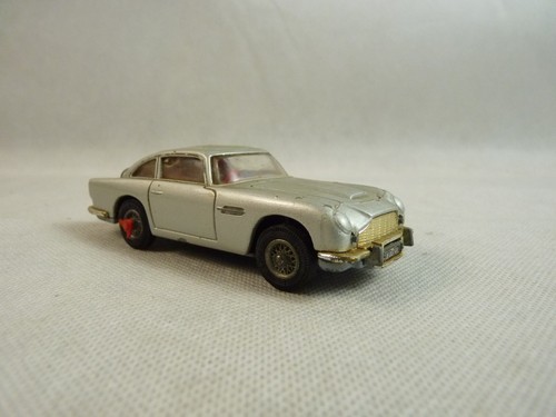 Vintage corgi toys james - james, bond