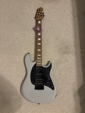 Sterling by Music Man Cutlass Chitarra elettrica grigio gesso (CT50XHSS) usata