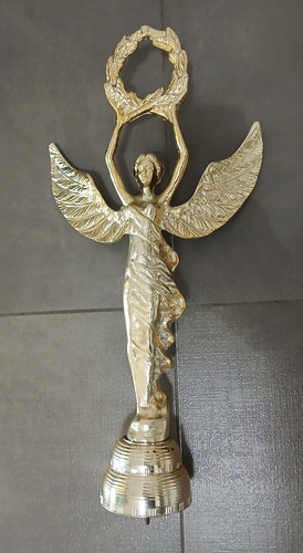 Scultura statua metallo - in,