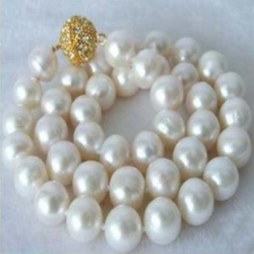 Graziosa enorme collana - enorme, di