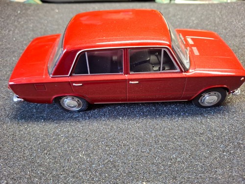 Fiat 124 berlina - 1/24,