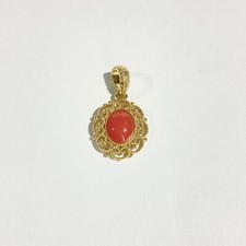 piccolo ciondolo vintage italiano corallo naturale, incastonato su argento dorato 925