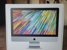 2016 Apple iMac (21.5", 8GB RAM, 1TB), con Magic Mouse 2 e tastiera originale