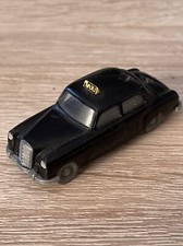 Vecchio modello Wiking, taxi Mercedes 220, senza stella, radiatore stretto, nero