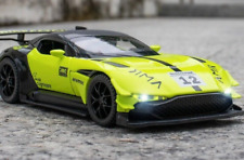 Modellino auto da corsa 1:32 Aston Martin Vulcan con caratteristiche luci e suoni