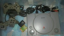 playstation 1 originale non modificata + 2 joystick 6 giochi 2 memory PAL ITA