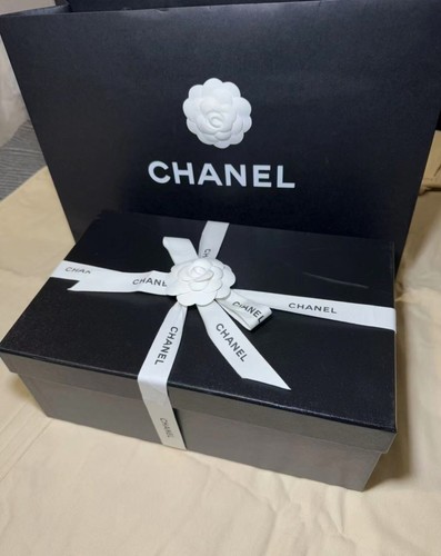 100 authentic chanel gift box - authentic,