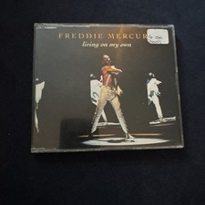 Freddie Mercury – Living On