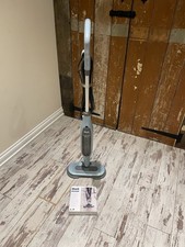 Scopa a vapore e scrub Shark tutto in uno scopa a vapore per pavimenti duri