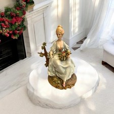 Rara statuina porcellana
