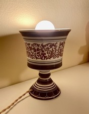 LAMPADA VINTAGE TAVOLO USATA ANCHE PER FARE LUCE TV COLORE BORDEAUX E BIANCA