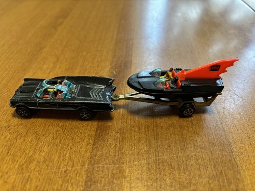 Batmobile corgi glastron - e,