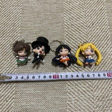 Set 4 statuine portachiavi Sailor Moon deformato plastica 4 cm Giappone raro