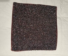 Cuscino con perline a mano