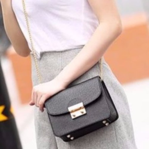 Attenzione furla metropolis - attenzione,