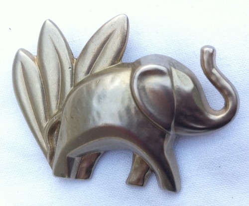 Broche pendentif kenzo - /,