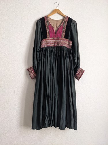 Abito vintage afgano - , ricamato
