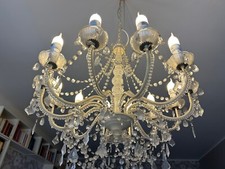 Lampadario con pendenti in metallo bianco, a candelabro con 12 braccia