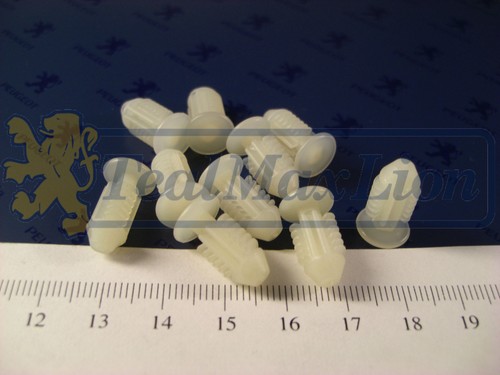 Agrafes fixation des - de,