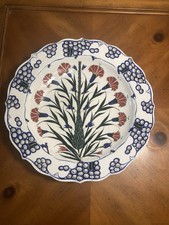 Piatto ceramica Iznik 12” XVI secolo “La Maison Ottomane” design tulipano Turchia