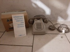 Vecchio Telefono Con Tastiera Decadica