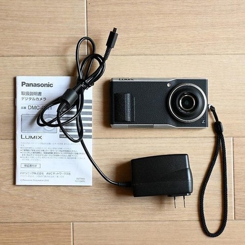 Fotocamera digitale compatta