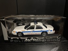 Autoart ford crown - 1/18,