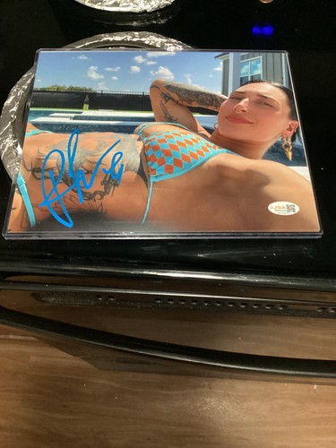 Rhea ripley firmato 8x10 - rhea,