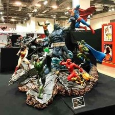 Statua JLA VS Darkseid figura
