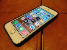 Apple iPhone SE 32 Gb silver + extra