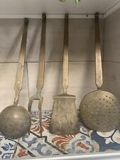 ~ VECCHISSIMO ~SET4 MESTOLI  ATTREZZI da CUCINA IN OTTONE Primi Del 900 DA 40CM