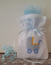 Sacchetti sacchettini per confetti battesimo ricamati a punto croce 