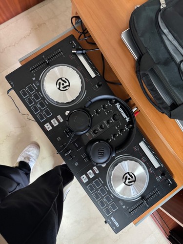 Console numark mixtrack pro - dj,