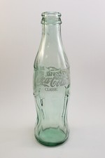 Bottiglia di vetro verde vuota