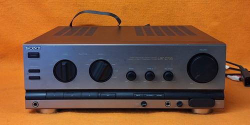 Amplificatore impianto stereo