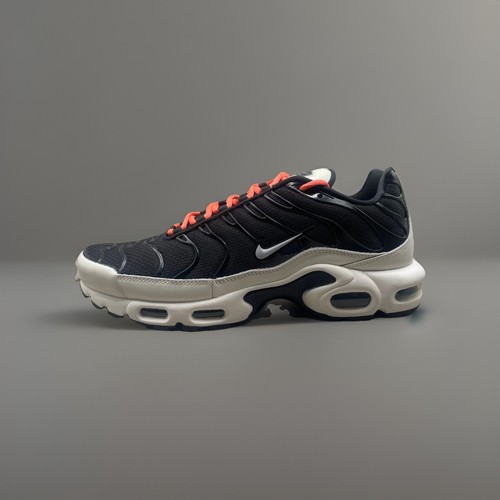 Nike air max plus by - air, "by