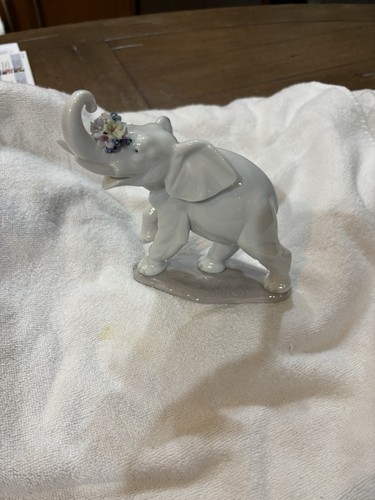 Lladro porcelain figurine - lladro,