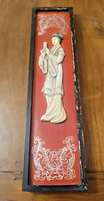 Geisha in giadeite su tavola