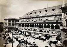 Cartolina Padova Palazzo della Ragione Mercato Non viaggiata
